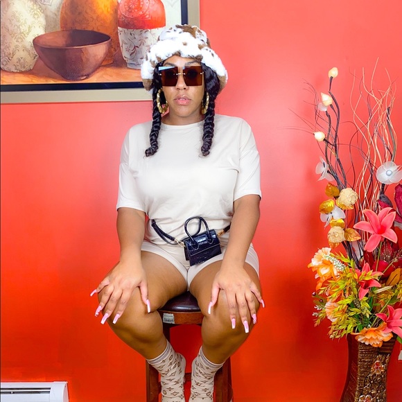 Furry brown cow print bucket hat - Picture 2 of 2